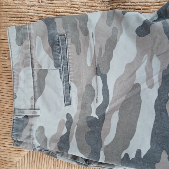 Gap camo pants Size 14 - Picture 9 of 9